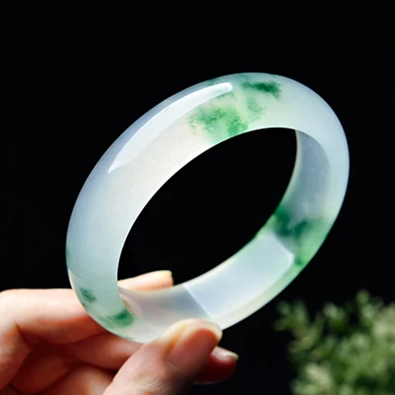 

Natural Chinese Green Jade Bracelet Charm Fashion Jadeite Jewelry Accessories Hand Carved Men and Women Lucky Amulet Gift