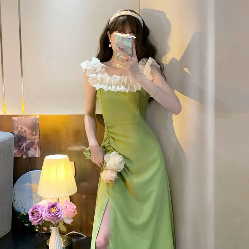 Женское зеленое платье на подтяжках одно плечо