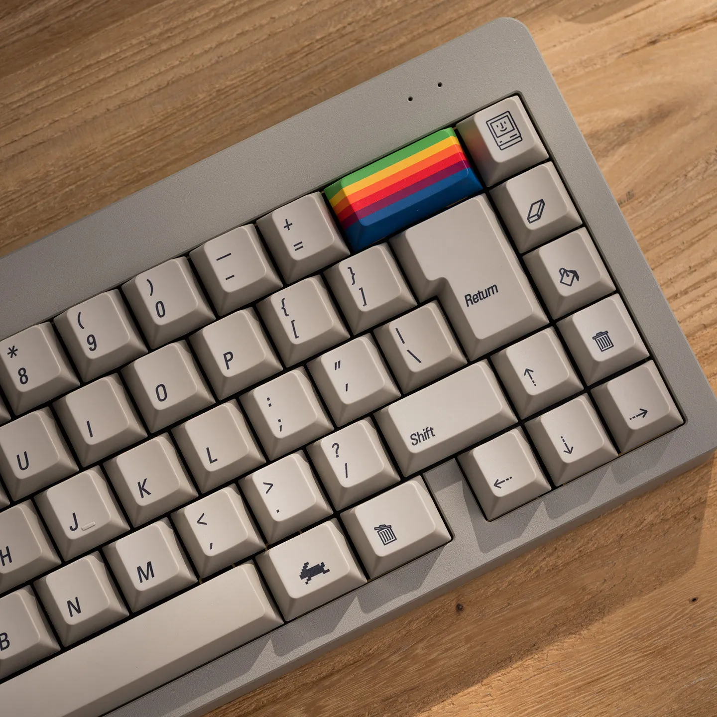 Фото Клавишные колпачки PBTfans 1984 Vintage Grey для ПК, с иллюстративной термосублимацией, PBT-клавишные колпачки с возможностью кастомизации, аксессуары для ПК с эффектом стеклянных бусин №4
