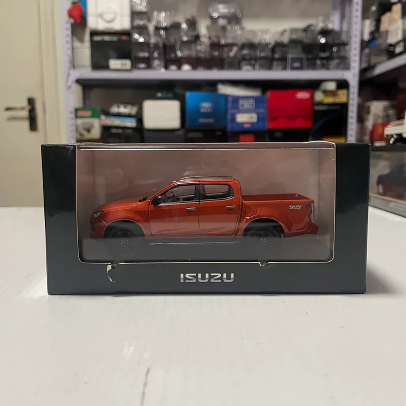 Фото Масштабная модель автомобиля ISUZU D-MAX DL40 2021 из сплава, коллекционная, 1:43 №5