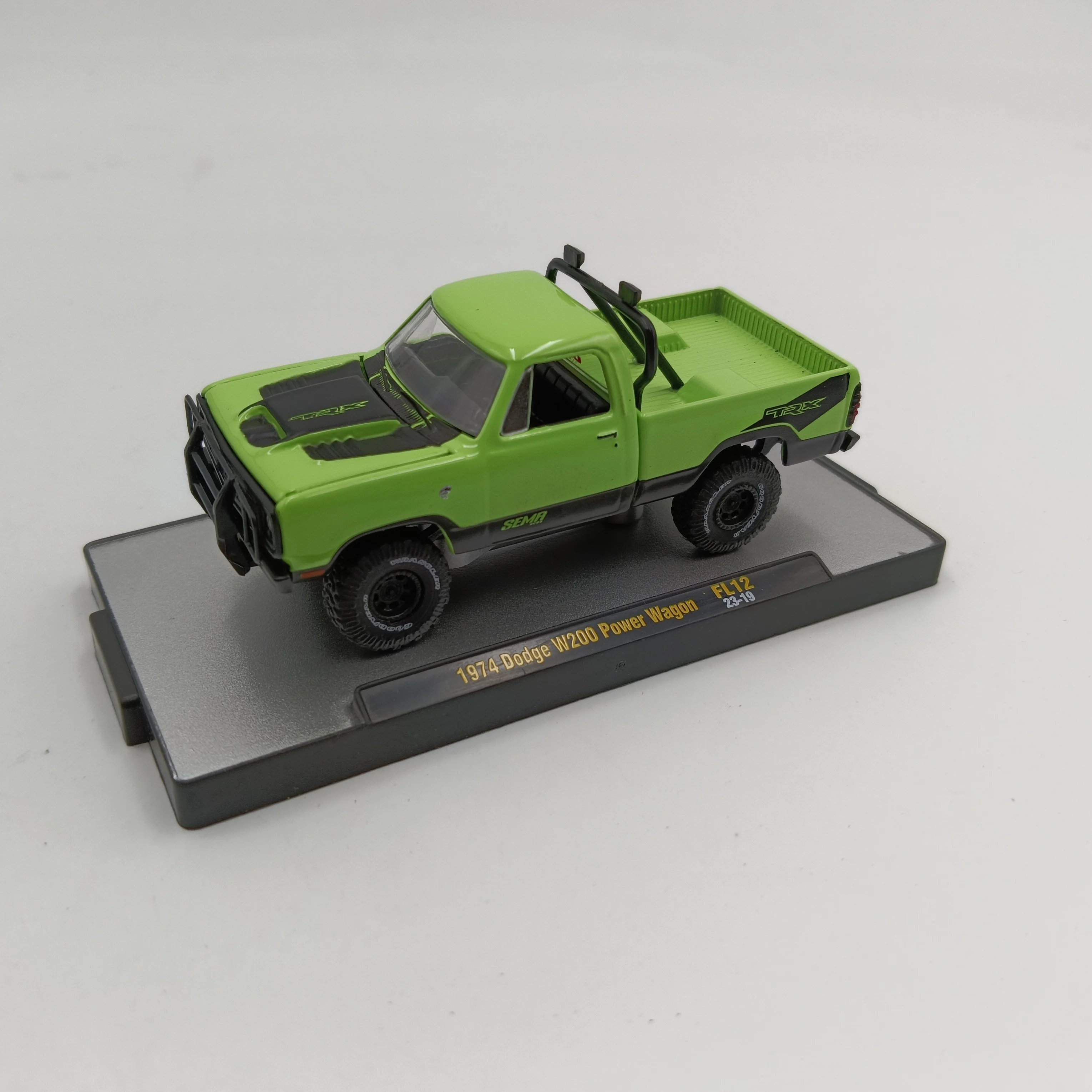 M2 Machines 1/64 1974 Dodge W200 Power Wagon модель автомобиля из сплава редкая коллекция игрушек