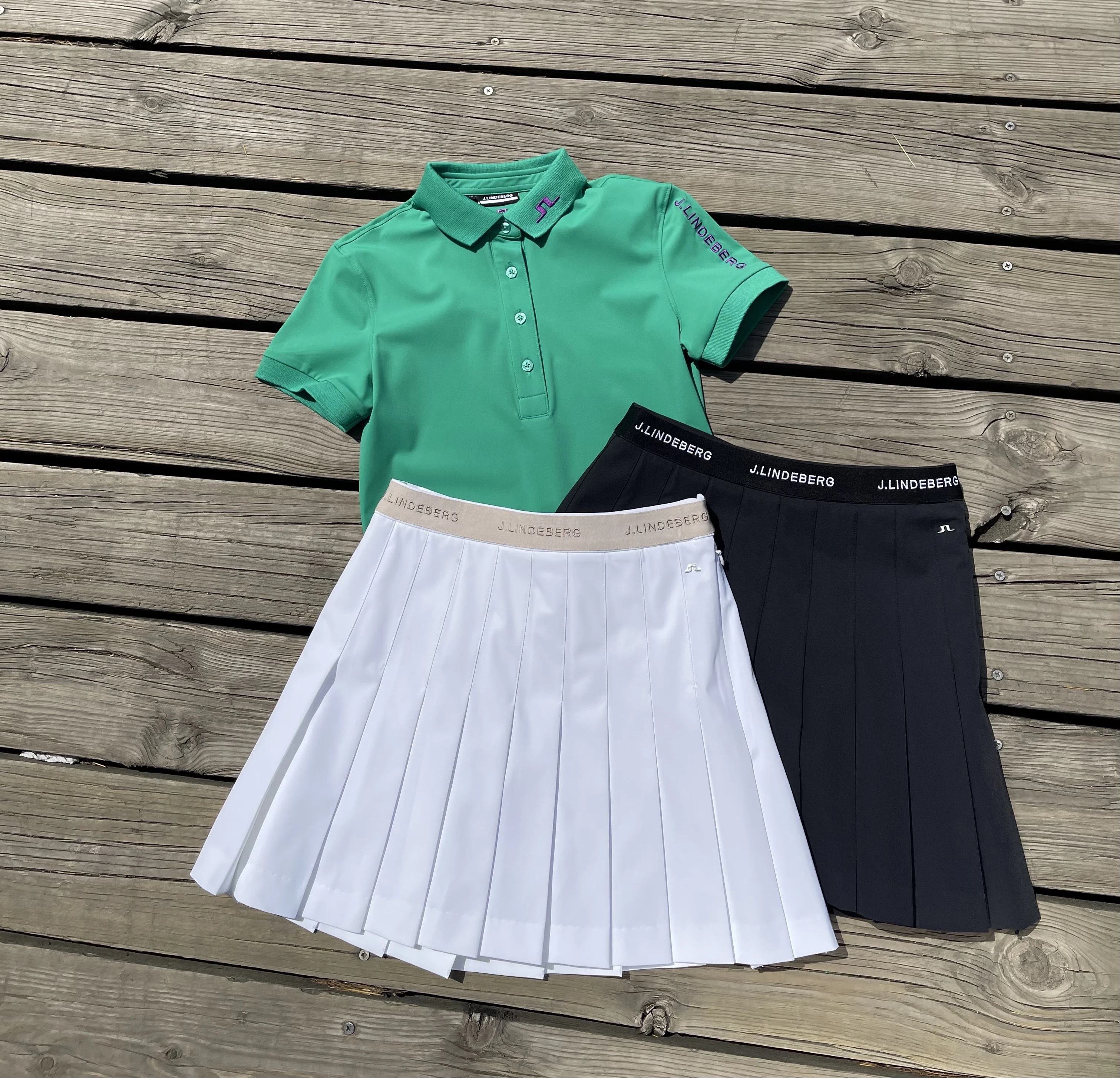 

Korean New Women's Golf Apparel High End Short Sleeve T-shirt and Pleated Skirt Set Tennis Anti Glare Short Skirt Clothes