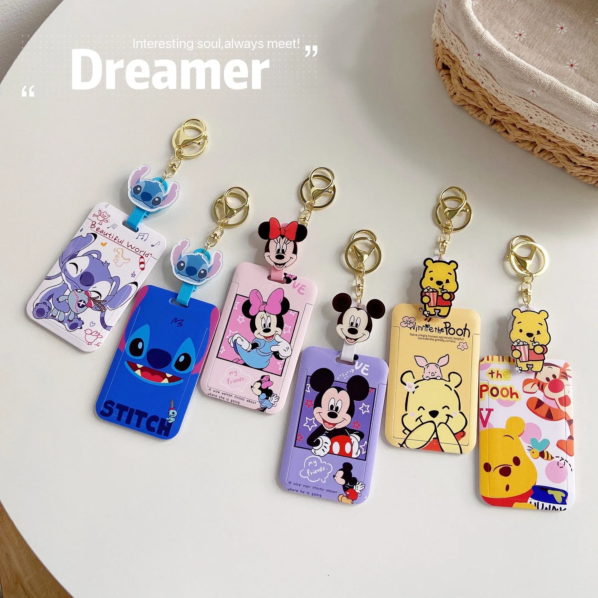 

Disney Mickey Mouse Winnie The Pooh Adult Student Meal Card Bus Card Access Card Subway Id-kaart Card Bag Buckle Pendant Gift