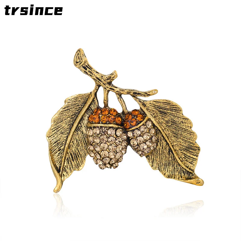 

Vintage Rhinestone Pinecone Brooch Pin Zinc Alloy Plant Tree Pin Birthday Gift Retro Brooches Lady Gifts Suits Accessory