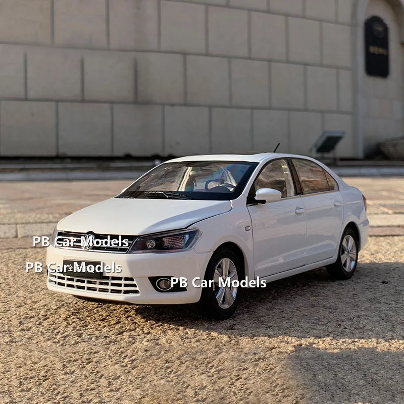 

Original car model 2013 newJetta NEWJETTA alloy 1:18 simulation car model toys for boys