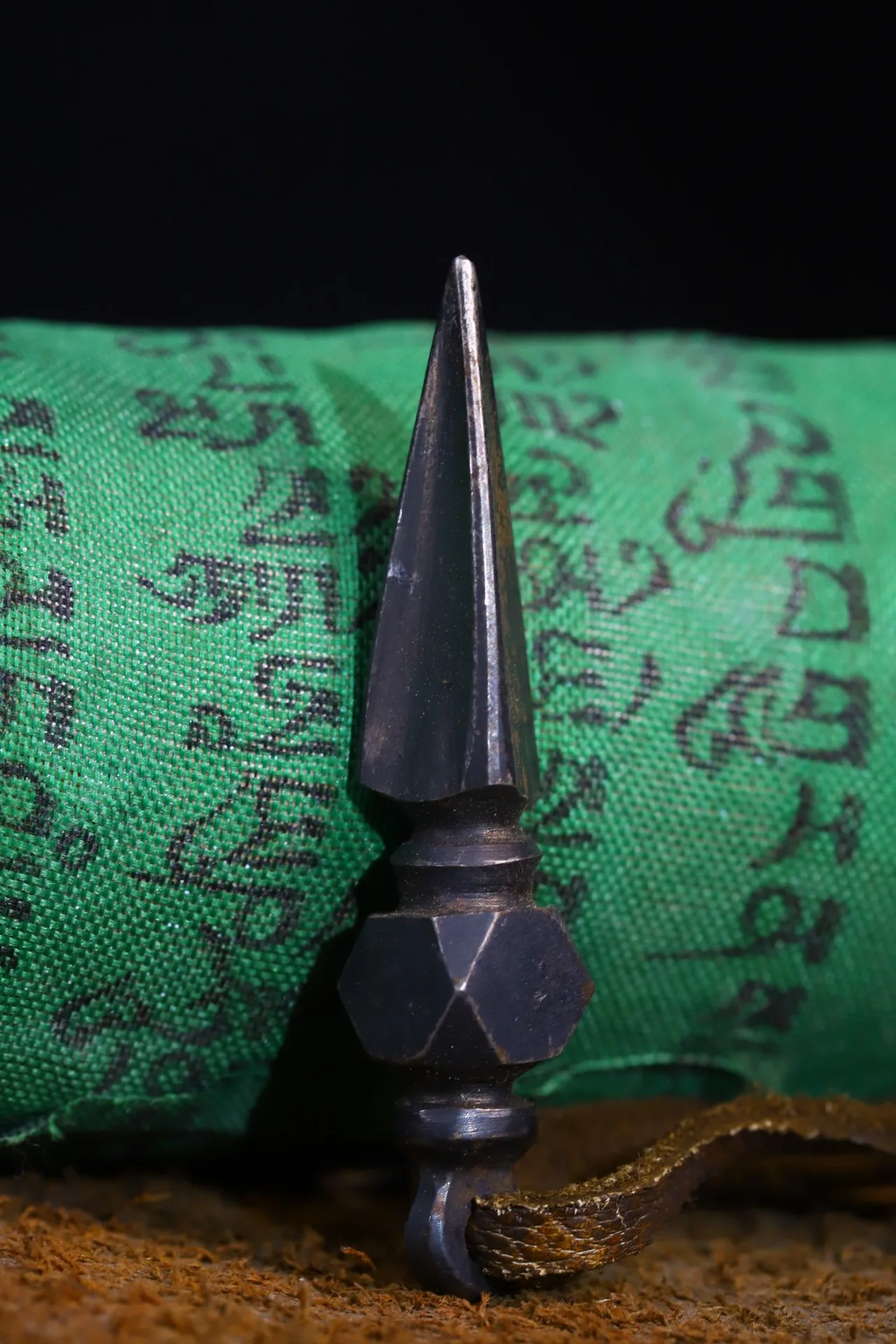 Китайская разработка старые тибетские трусики железный метеорит ручная работа