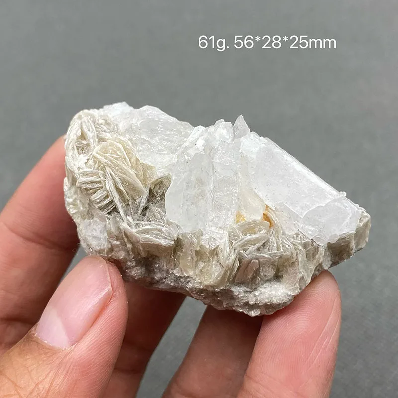 Хрустальный рудный камень из Китая Xuebaoding