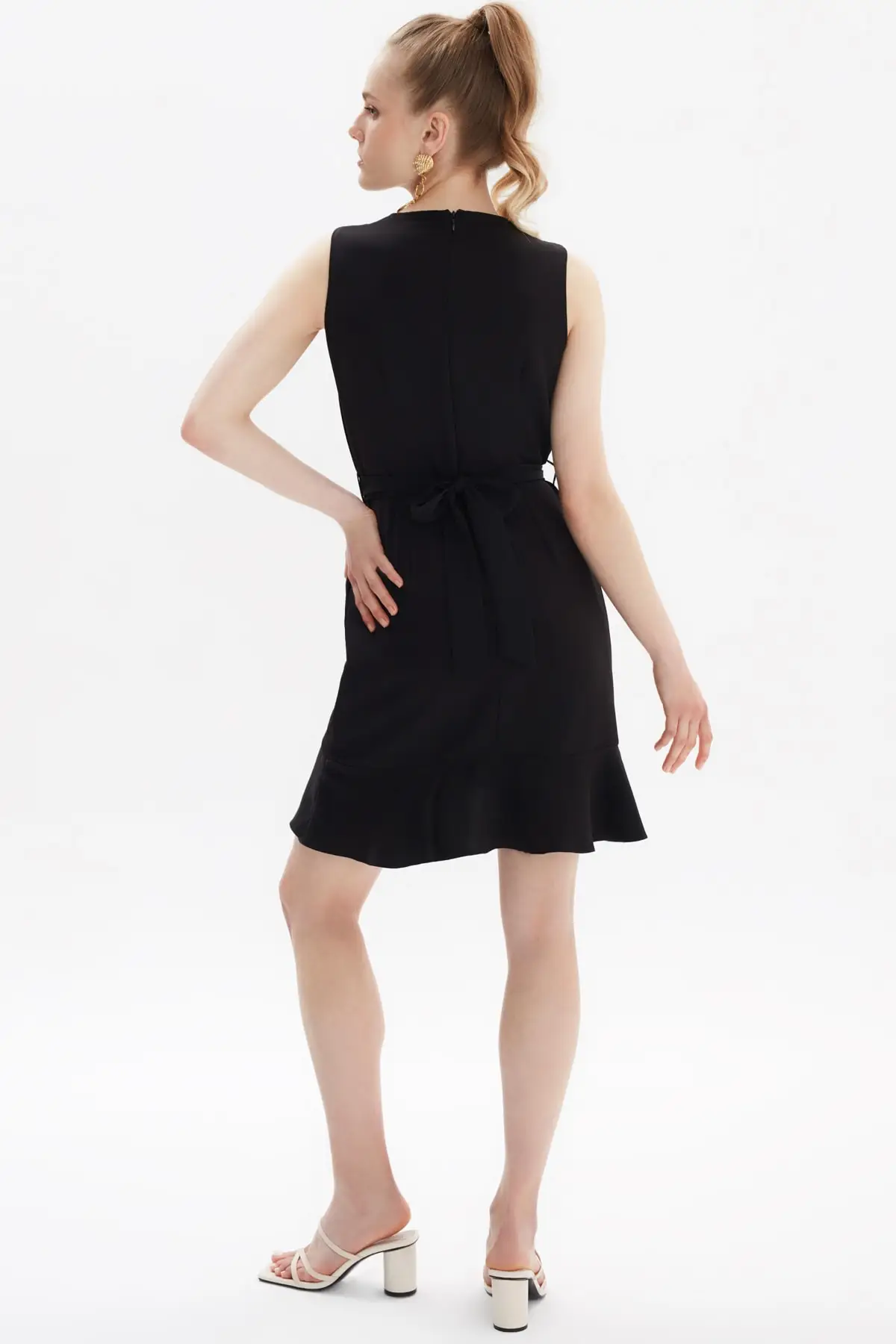 

Black Belted Frilly Dress TWOSS20EL0271 Polyester Double Breasted Mini Solid Color Skater Sleeveless Woven Casual Double Breasted Collar