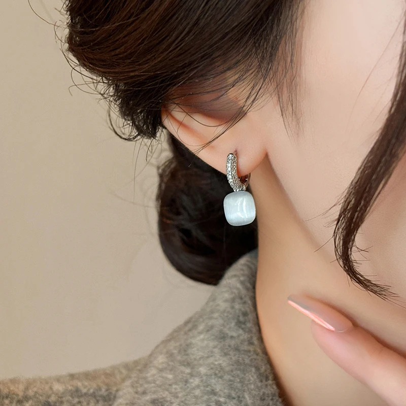 Новые корейские модные легкие роскошные квадратные серьги с камнями кошачий