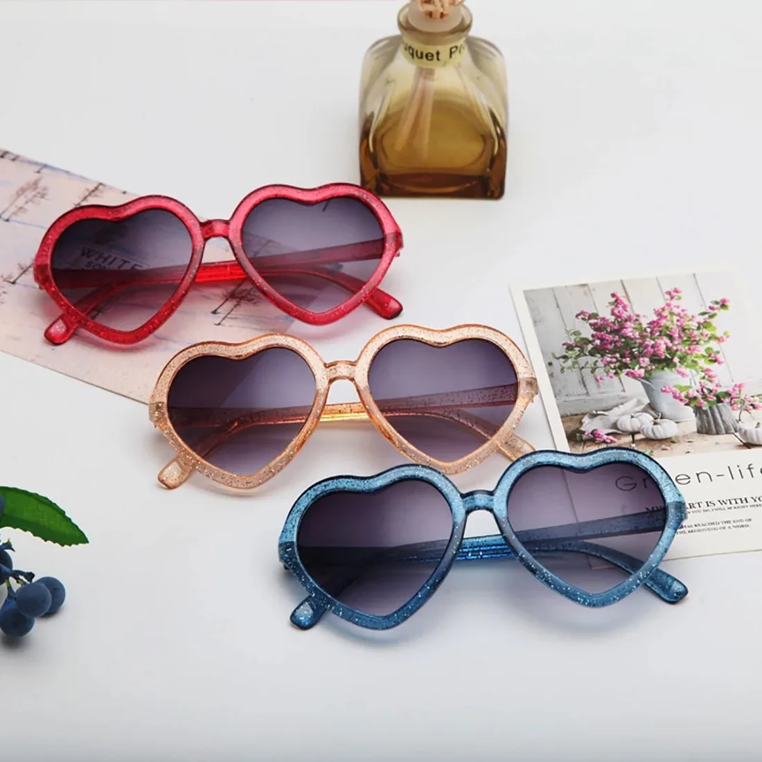 

Summer Cute Heart Shape Sunglasses for Kids Children Outdoor Lovely Classic Girls Boys Sunglasses Street Shooting Sunglasses