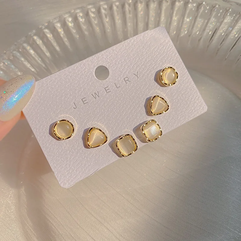 

Silver Needle Korean New Personalized Simple Opal Earrings Set Delicate Super Shining Design Small Ear Studs for Women