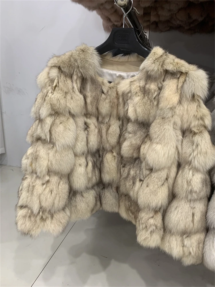 Winter Real Fur Coat Women Fur Top Short Natural Fur Jacket 100% Fox Fur Outerwear Fashion Streetwear Ladies Overcoat