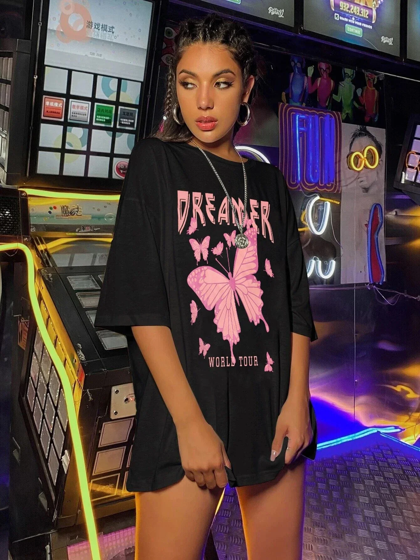 

Butterfly And Letter Graphic Drop Shoulder Tee