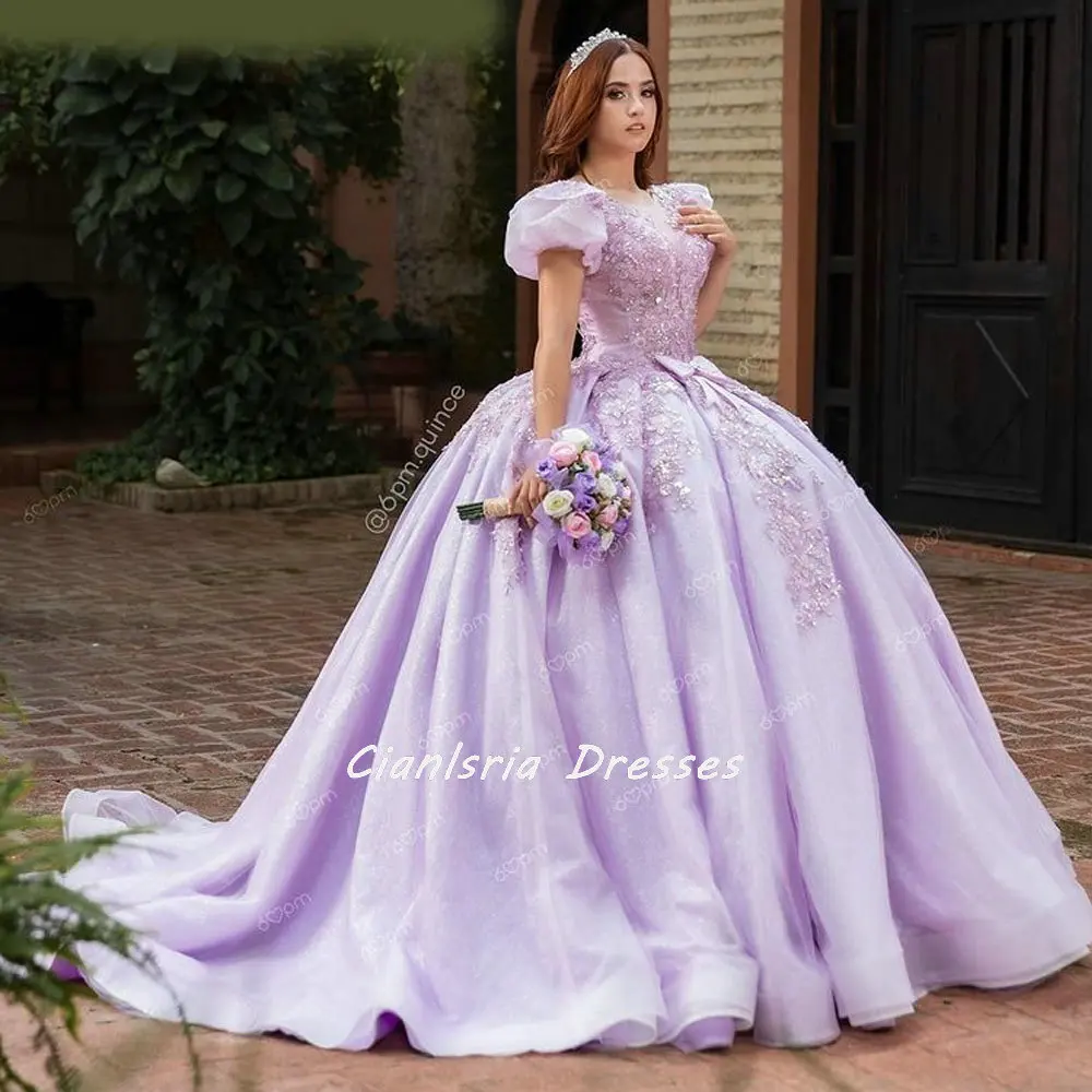 

Lilac Scoop Cap Sleeve Bow Quinceanera Dress Ball Gown Open Back 3D Flowers Appliques Lace Corset Vestido De 15 Anos