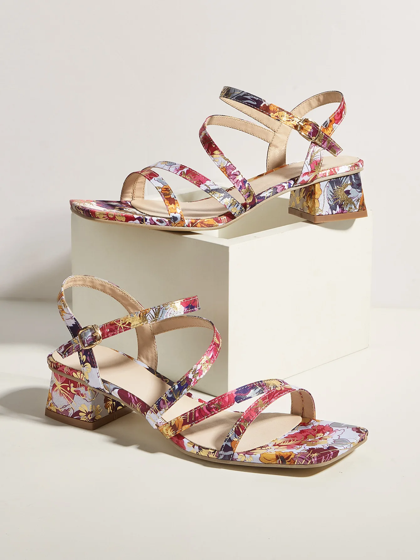 

Women's shoes 2022 summer style thick heel middle heel snakeskin slippers women's summer sandals
