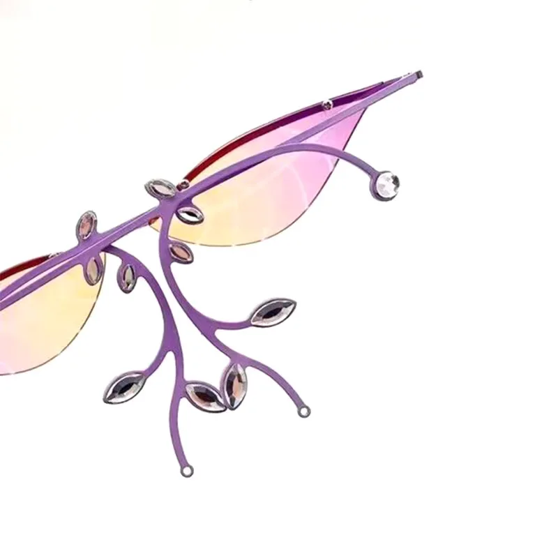 

2022 New Leaf Sunglasses Fashion Show Sunglasses Female Personality Ball Eye-catching Decorative Butterfly Glasses UV400