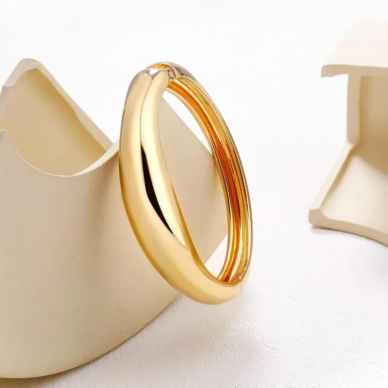 Модный открытый широкий массивный золотой браслет на шарнирах минималистичный