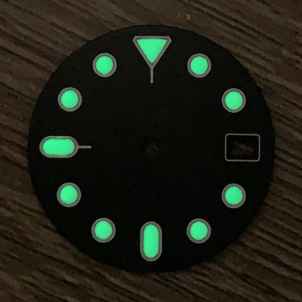 Watch Accessories 28.5mm Sterile Dial with Green Luminous Suitable for Japanese NH35/36/4R/7S Movement