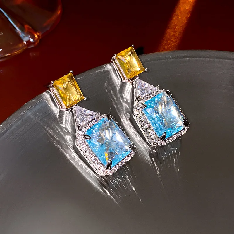Билинцветные квадратные синие циркониевые серьги