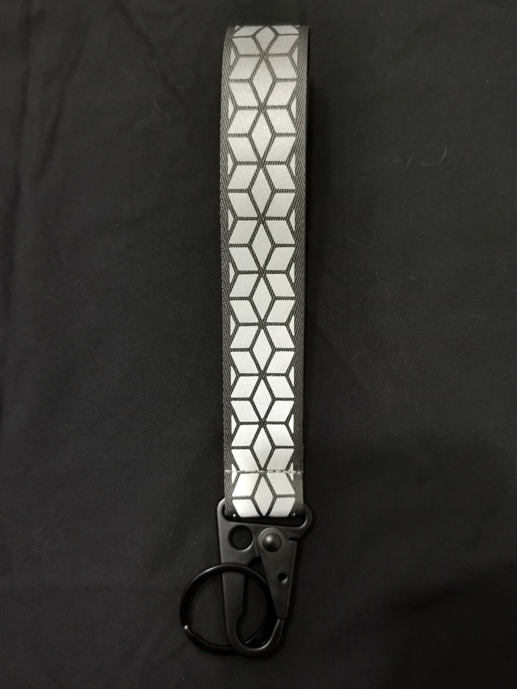 

Светоотражающие брелки для ключей YHHS-47