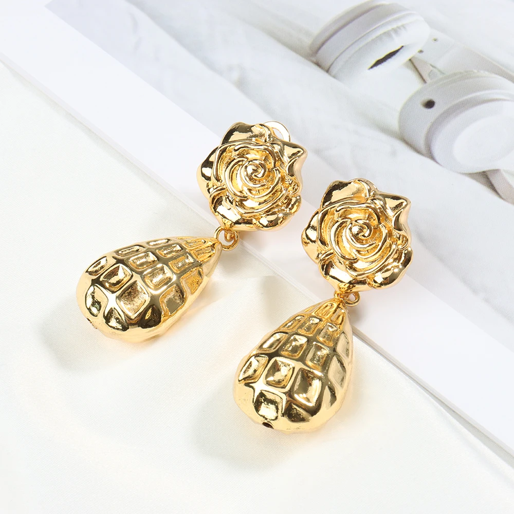 

Dangle Earrings of Gold Color Fashion Luxury Jewelry Dubai Style Fashion Metal Hoop For Women Big Circle Piercings Earrings