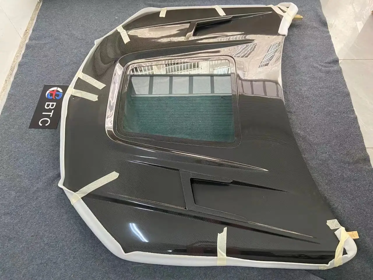 Капот двигателя из углеродного волокна прозрачный для Mercedes Benz W204 C63 в стиле AMG