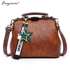 Сумка на плечо женская кожаная, сумочка-тоут кросс-боди с подвесками, кисточками и заклепками, Повседневная Сумочка известного бренда