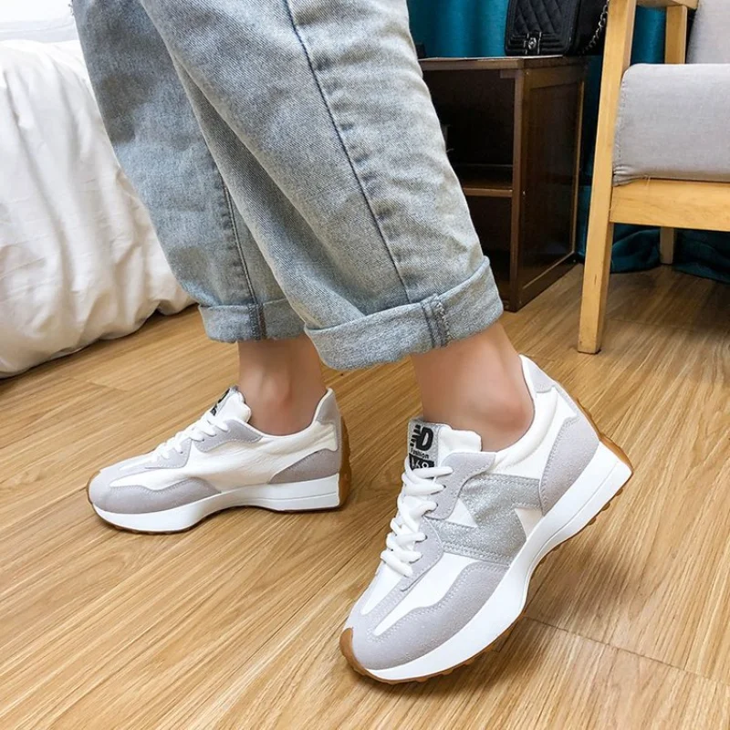 Women Luxury Sports Shoes 2023 Spring Autumn New Air Mesh Color Block Popular Trendy Soft Sole Casual Sneakers