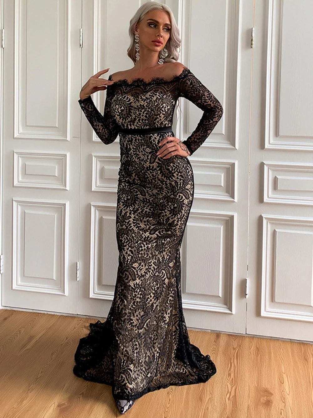 Long Sleeve White Lace Floral Prom Dresses Off Shoulder Backless Sexy Illusion Long Party Night Dress Elegant Maxi Evening Dress