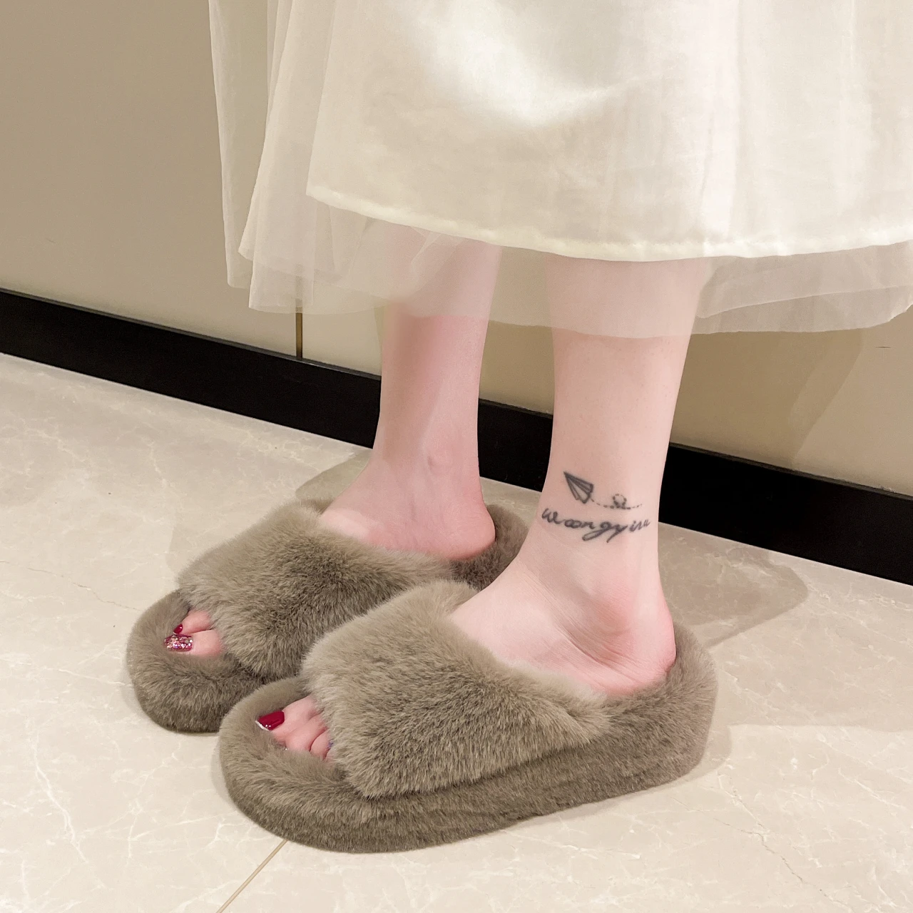 Winter Fur Women Slippers 2023 Plush Fluffy Home Slippers Women Cozy Soft Warm Furry Indoor House Shoes Platform Flip Flops