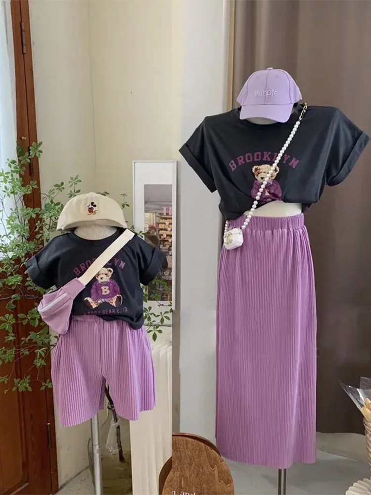 

2022 Children's Clothing T-shirt Cotton Bear Parent-child Clothing Summer Children's Korean Version Summer Pleated Shorts