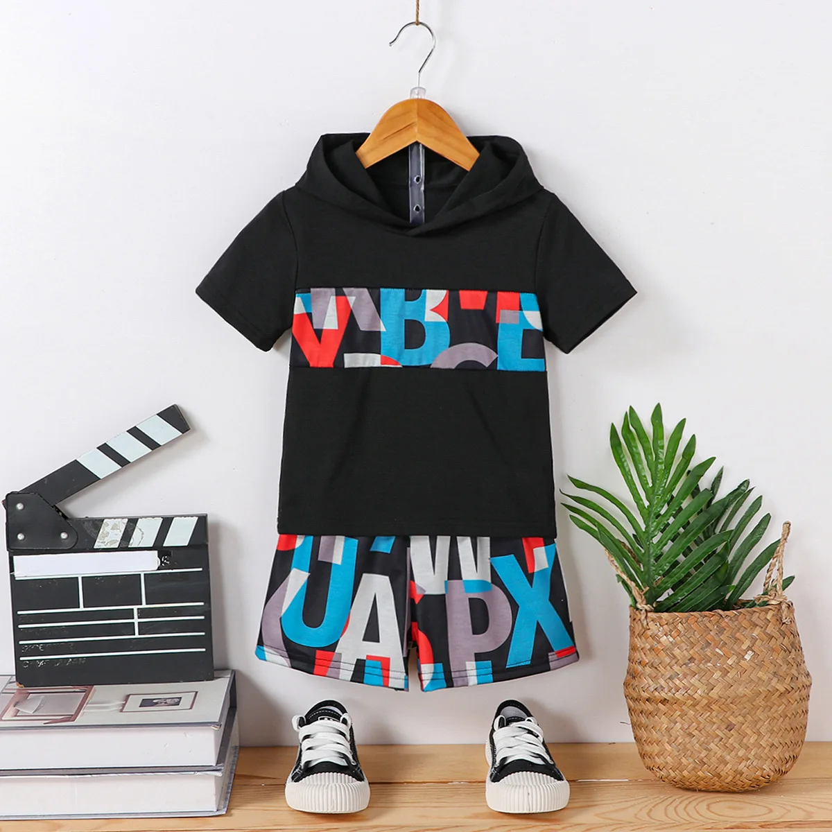

2023 Summer Child Clothes Sets Short Sleeve Hooded Letter Black 2 Piece Sets Designer Boys Clothes Sets 18M-6T