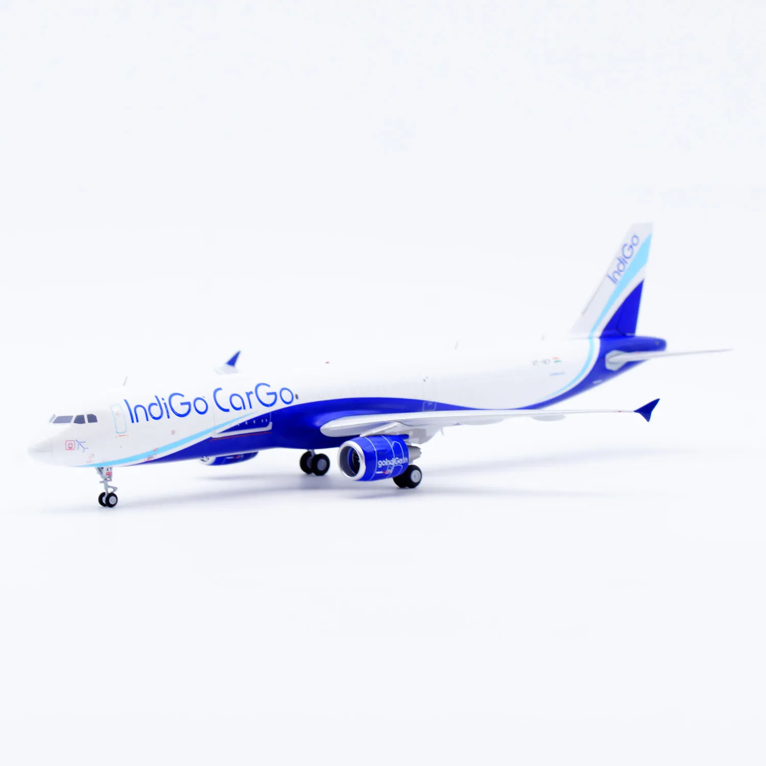 Фото Коллекционная модель самолета из сплава XX20594 JC Wings 1:200 Indigo Cargo Airbus A321(P2F) VT-IKY, литая под давлением, с подставкой №5