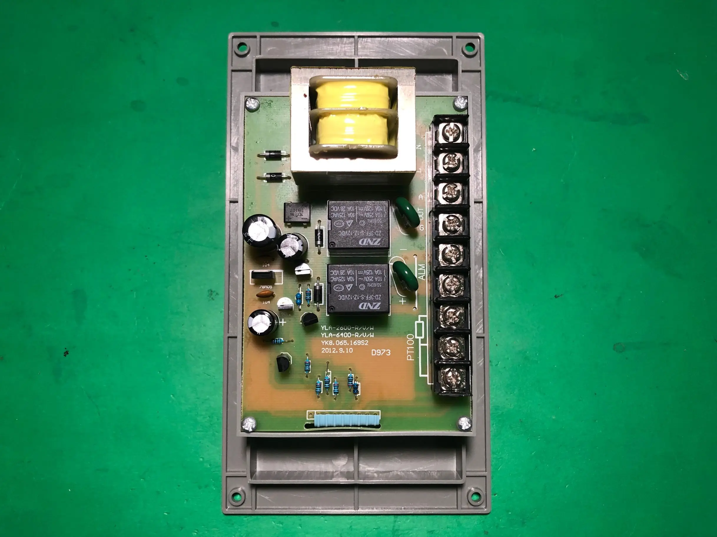 YLA-2612R-2 Shanghai Yatai Инструмент Контроллер температуры YLA-2412R 2402R 2602R Термостат