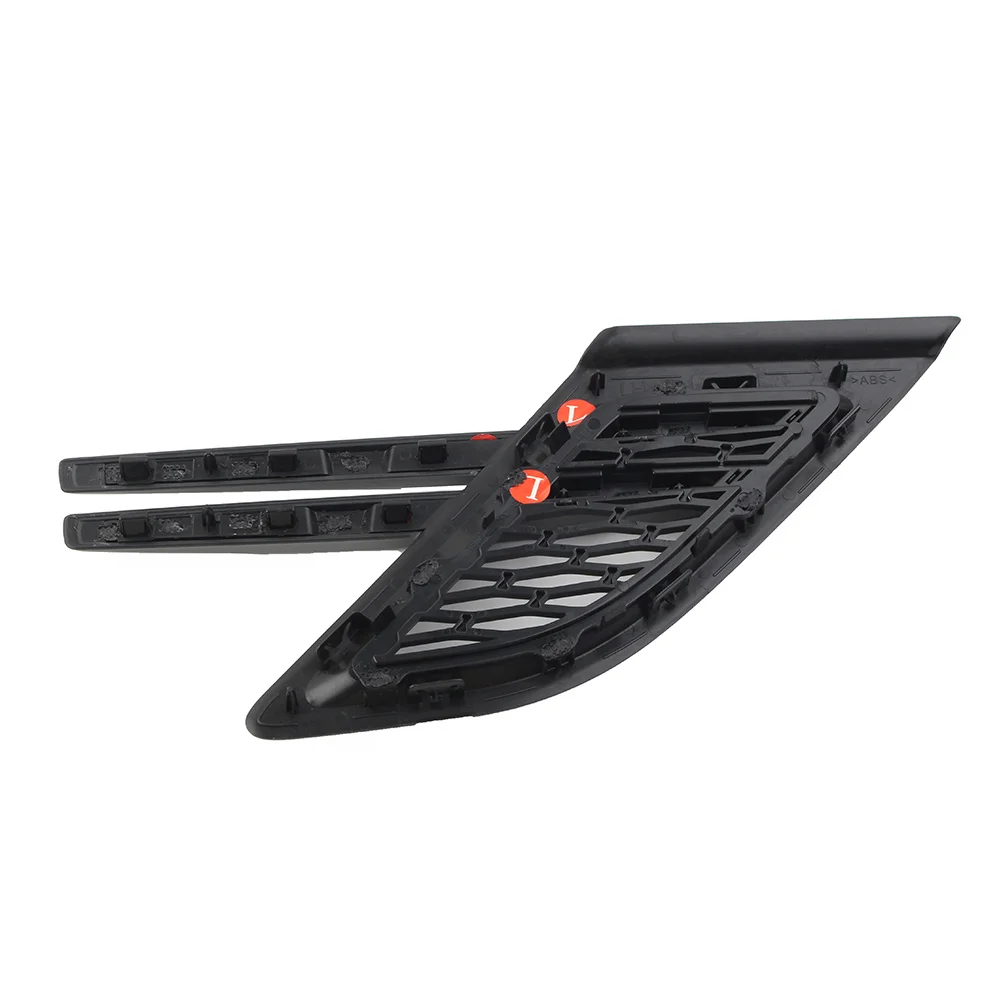 Вентиляционные отверстия на переднее крыло автомобиля черная с серой накладкой