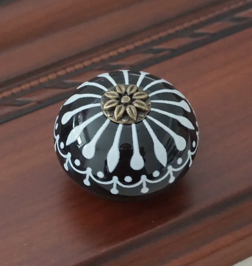 

Керамические ручки для мебели, белые и синие