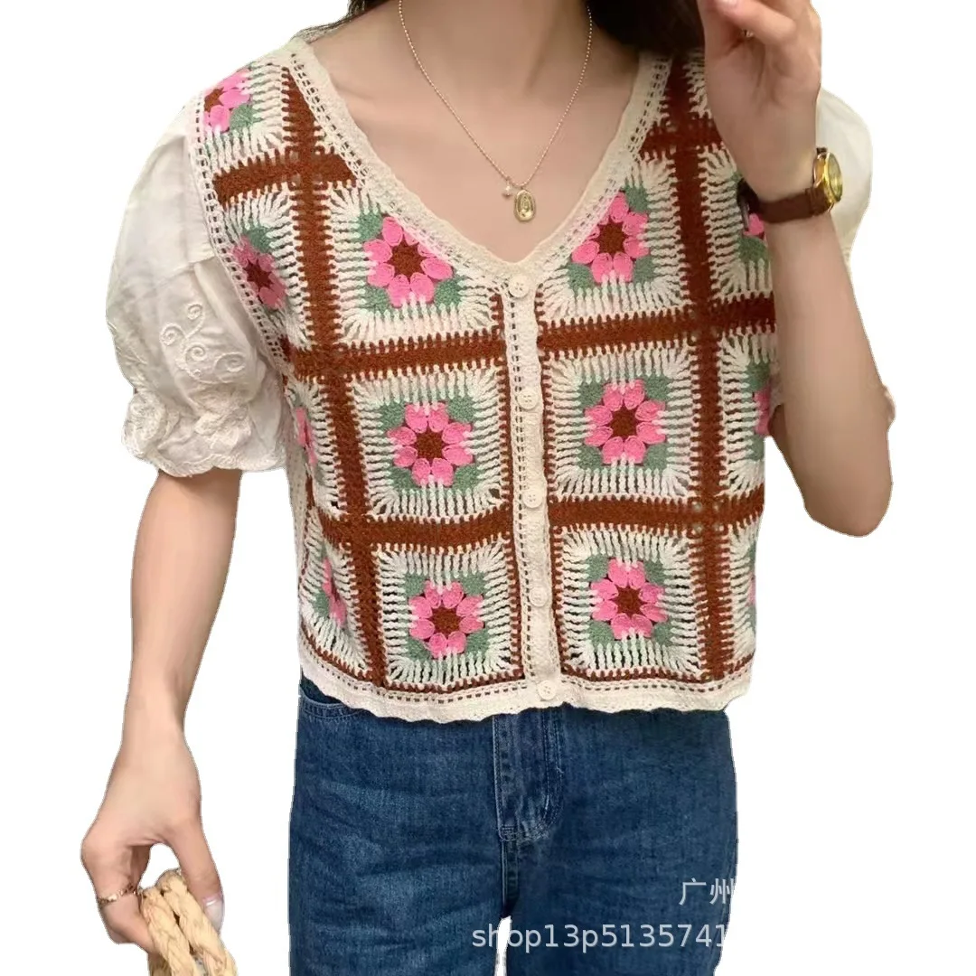 

embroidered V-neck shirt women's fresh flowers short-sleeved shirts women button up women’s crochet tops