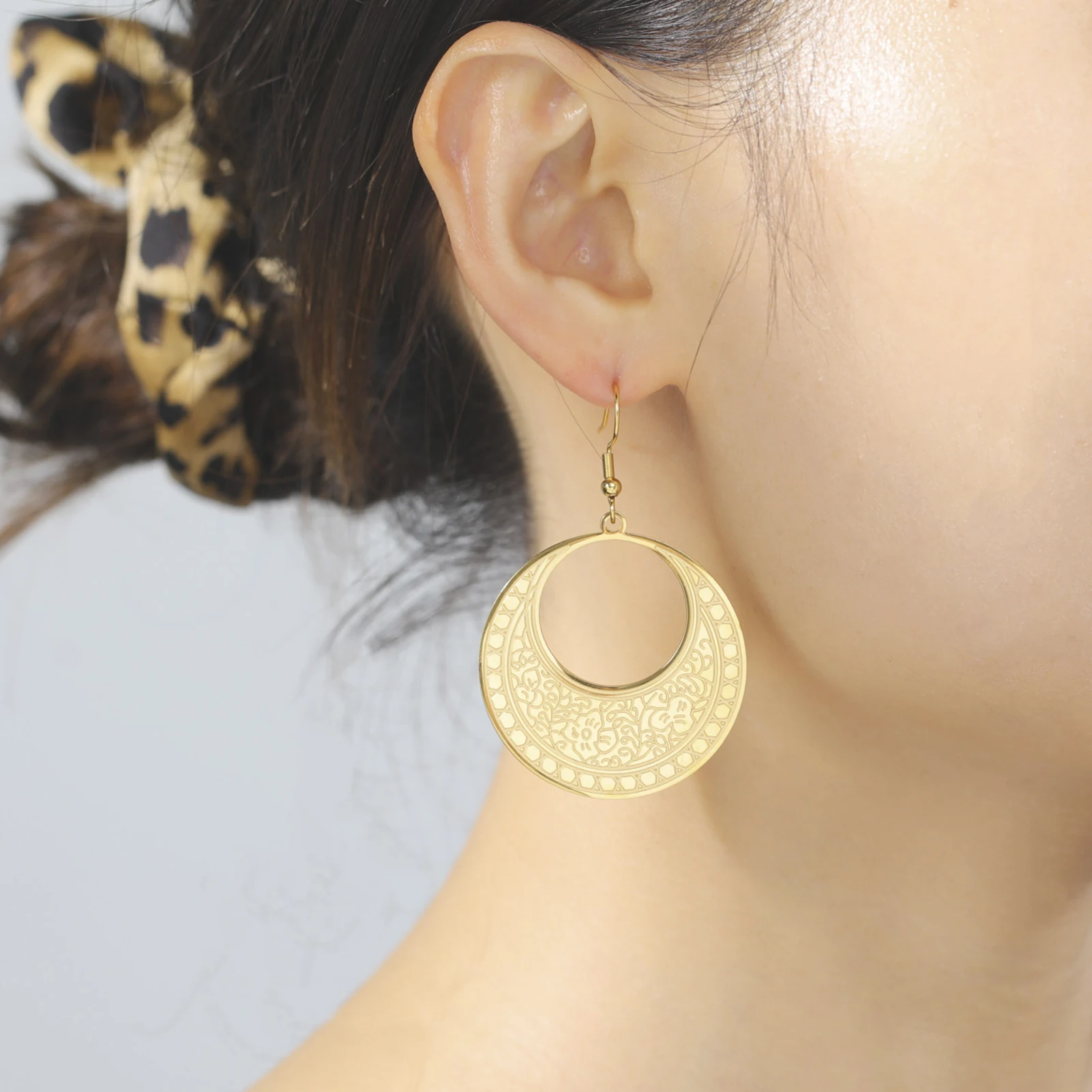 

Sipuris 2022 Fashion Filigree Bohemian Stainless Steel Earrings for Women Vintage Dangle India Ethnic Statement Jewelry Gift