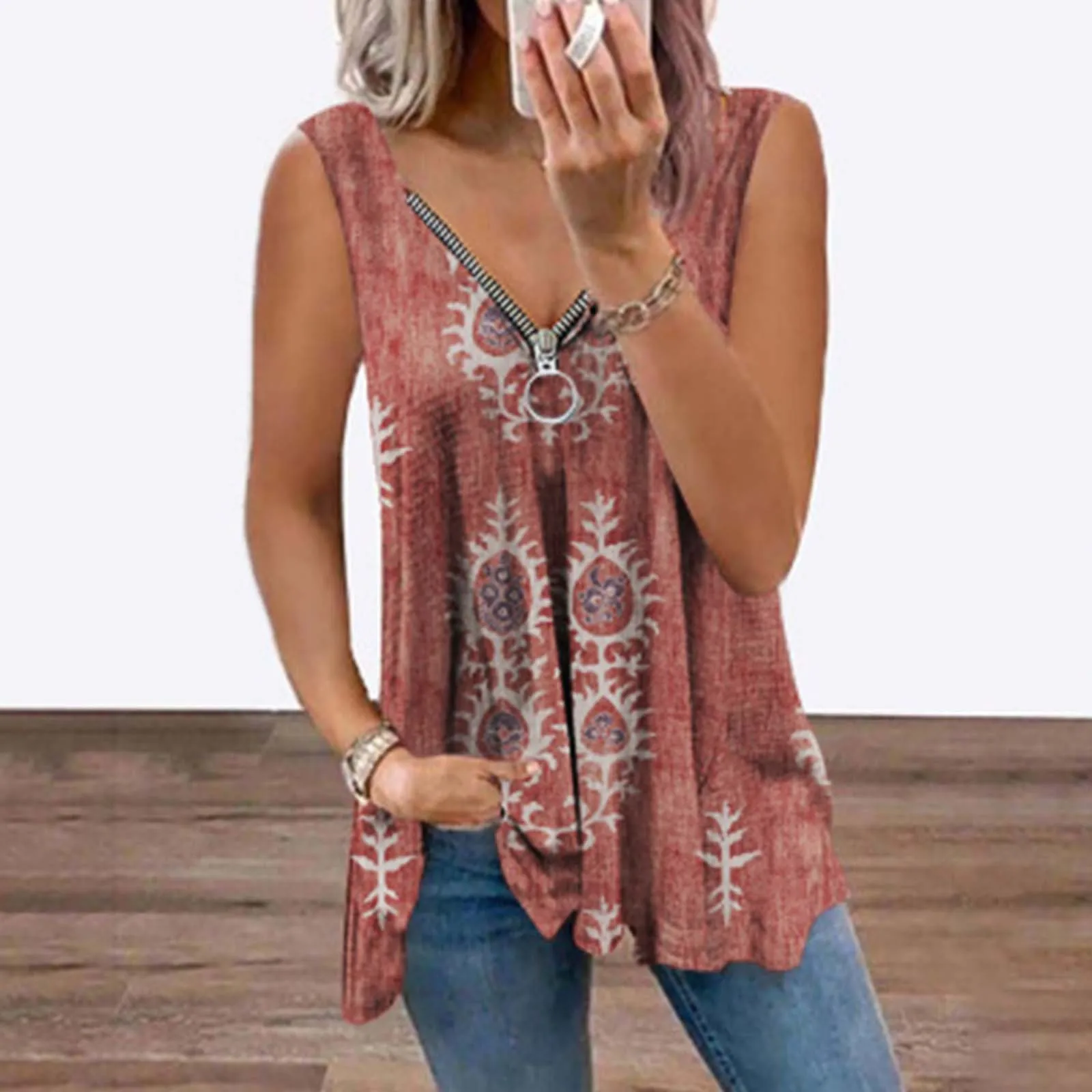 

Женский жилет на молнии с V-образным вырезом и разноцветным принтом