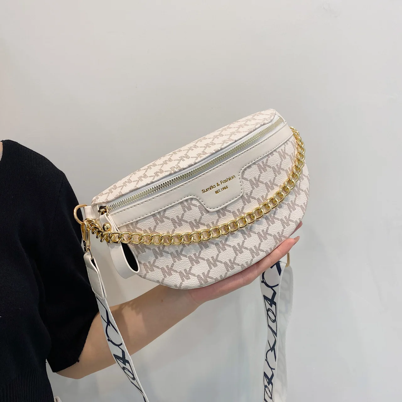 

Fashion Letter Printed Fanny Pack For Women PU Leather Waist Packs Female Chain Waist Bags Wide Strap Ladies Purse Trended Brand