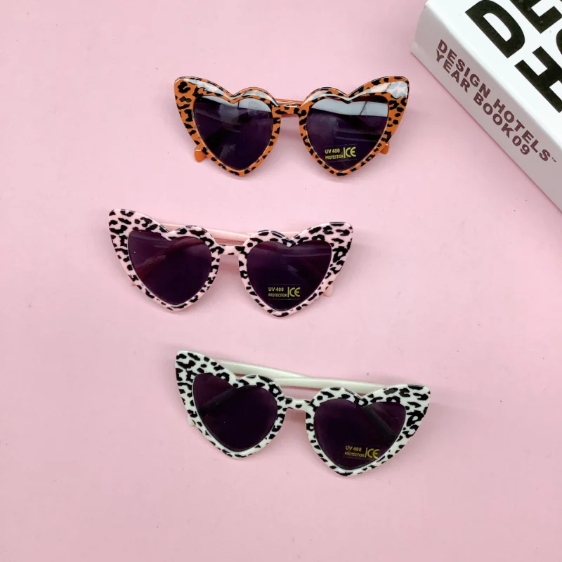 

Kids Heart-Shaped Sunglasses Summer Sunglasses Cute Love Heart Outdoor Goggles Shades UV400 Protection Eyeglasses