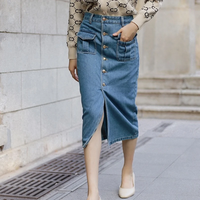 

Женская джинсовая юбка с металлической пряжкой и разрезом, весна-лето 2023