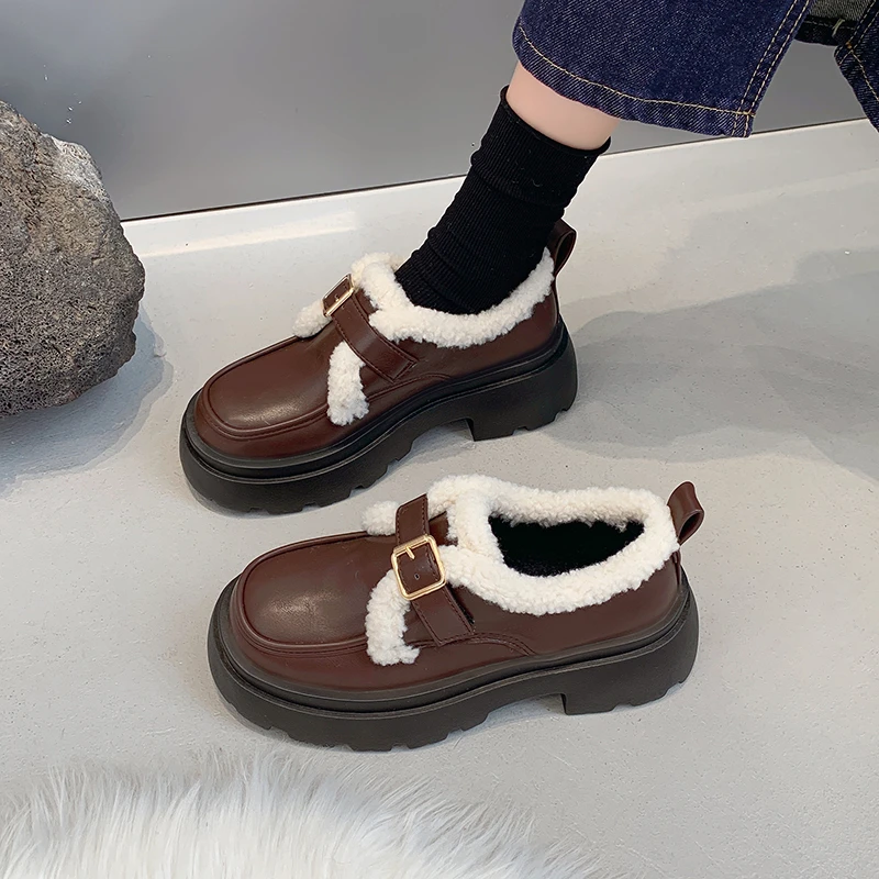 

Женские ботинки на толстой подошве, кожаные ботинки в британском стиле на осень и зиму, новый тип универсальных плюшевых теплых ботинок с пр...