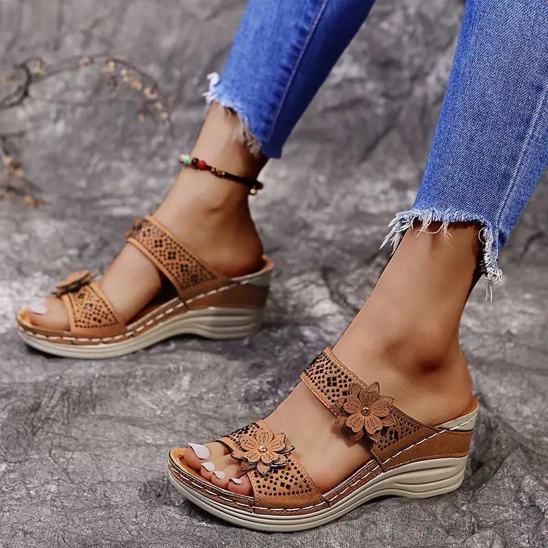 

2022 Summer Women Casual Shoes Vintage Flower Fish Mouth Sandals Women Slippers Fashion Breathable Peep Toe Beach Sandals