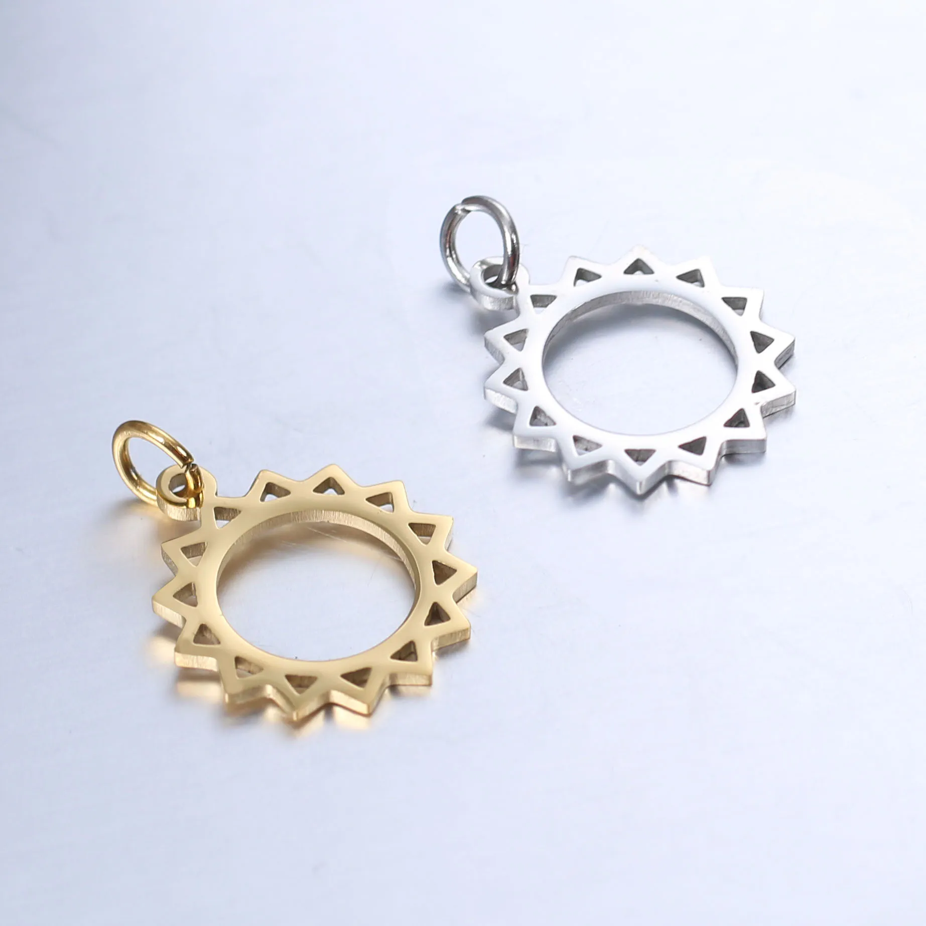 

5Pcs/Lot Geometric Sun Charms for Jewelry Making Supplies Stainless Steel Jewelry Accessories Hollow Sunflower Pendant Findings