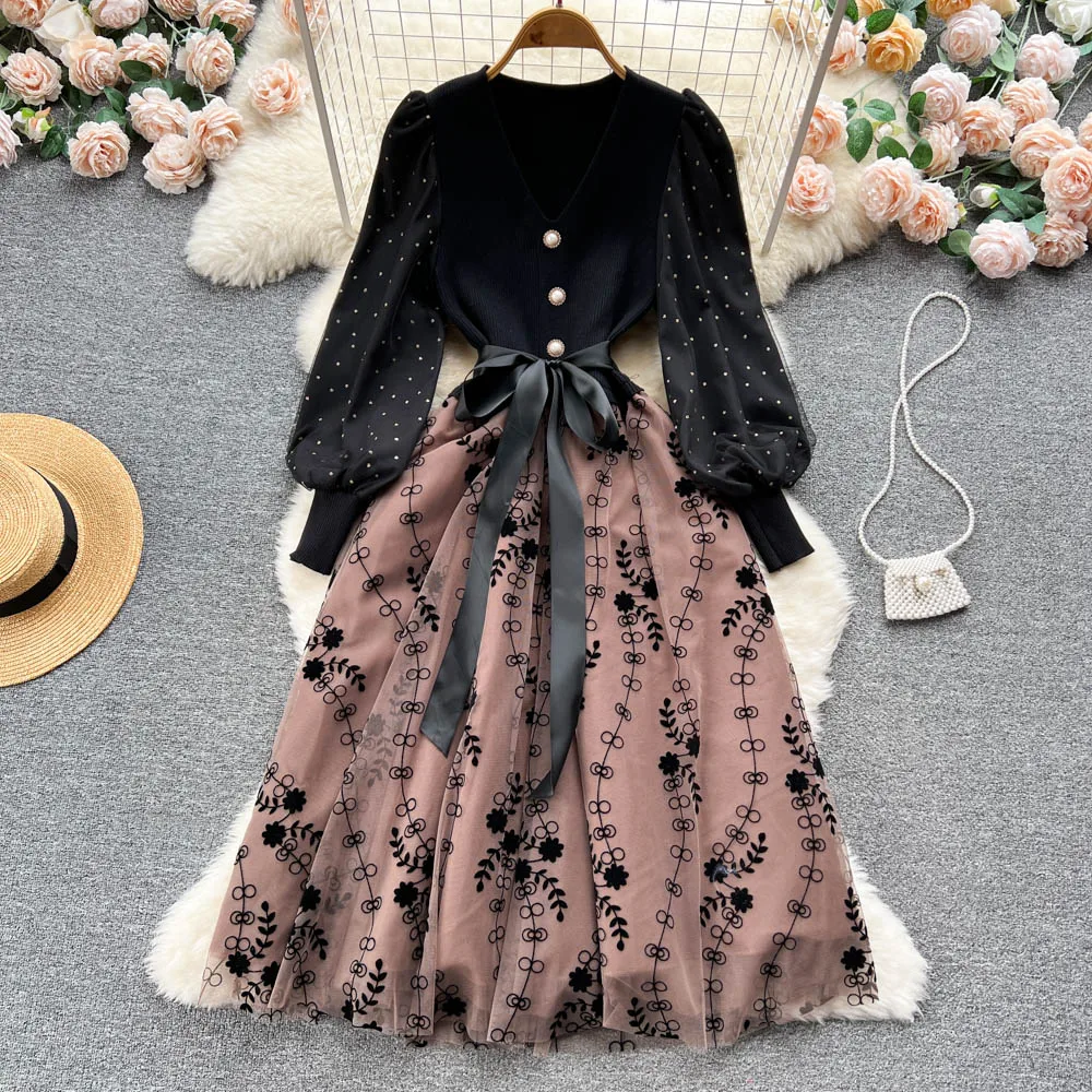 

Autumn and Winter New Heavy Mesh Stitching Knitted French Design Sense of Temperament in the Long Paragraph Dress