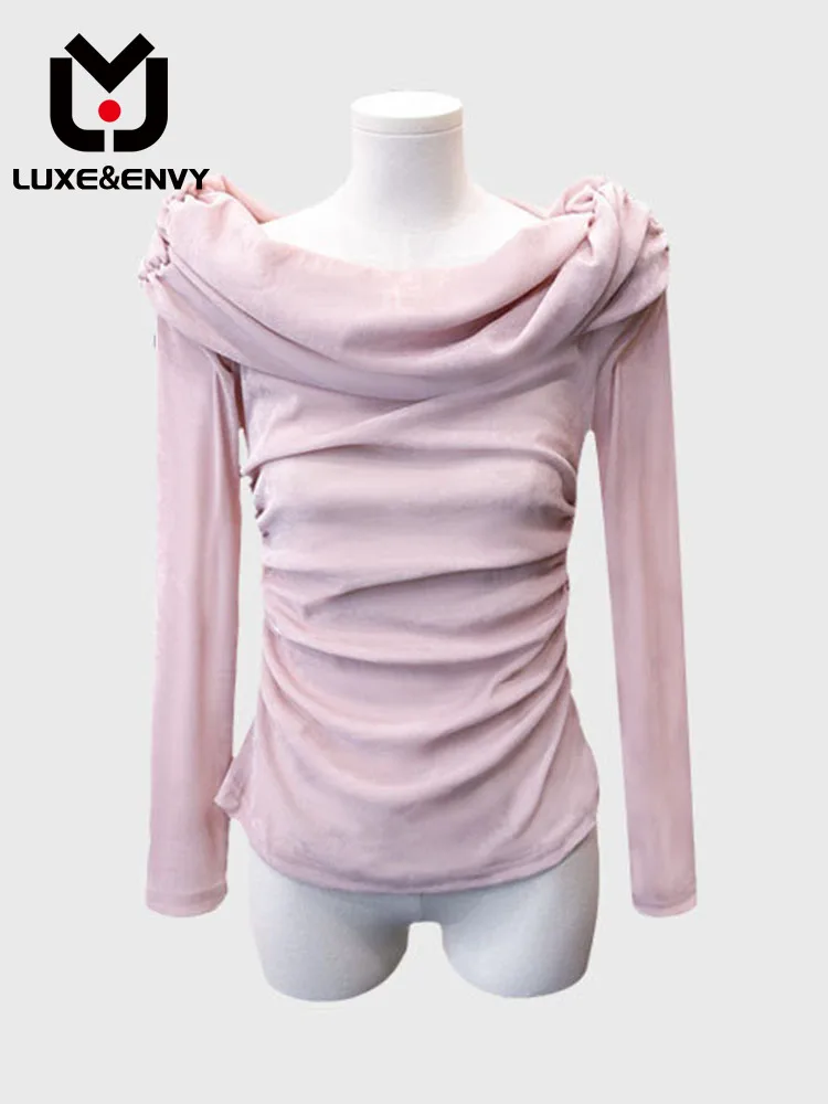 

Женская рубашка с открытыми плечами и открытым воротником