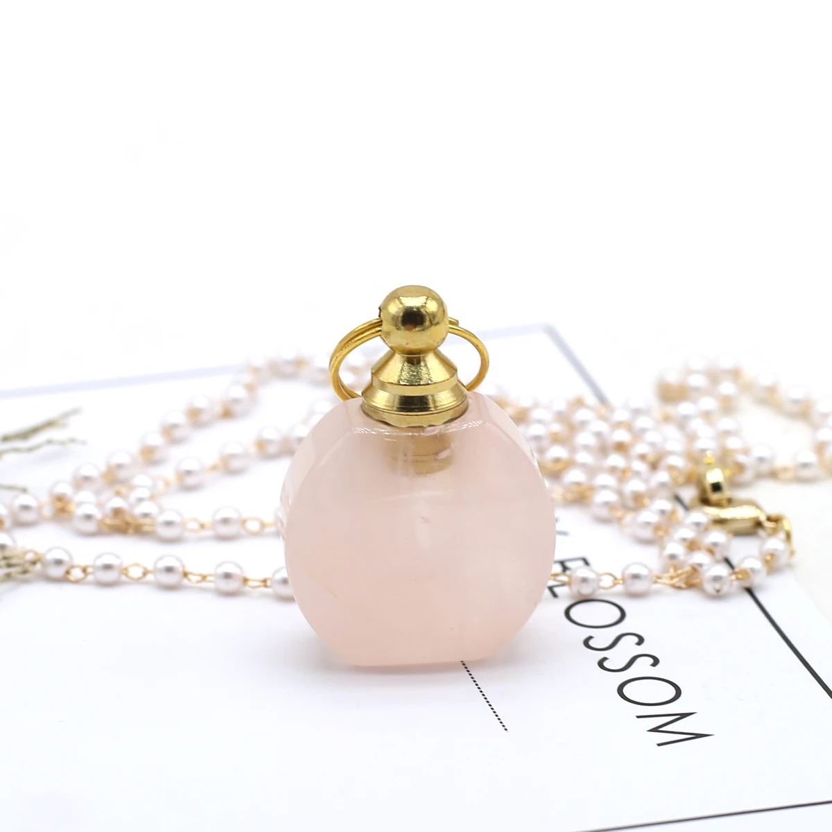 

Charms Natural Stone Perfume Bottle Pendant Necklace Fashion Natural Rose Quartzs Pendant Essential Oil Diffuser 21x30x12mm