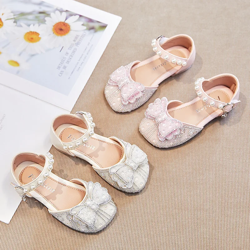 

2023 Crystal Bow Single Shoes Summer Girls Fashion Princess Soft Shoes Children PU Leather Pearl Baby Rhinestone Sandals G05073