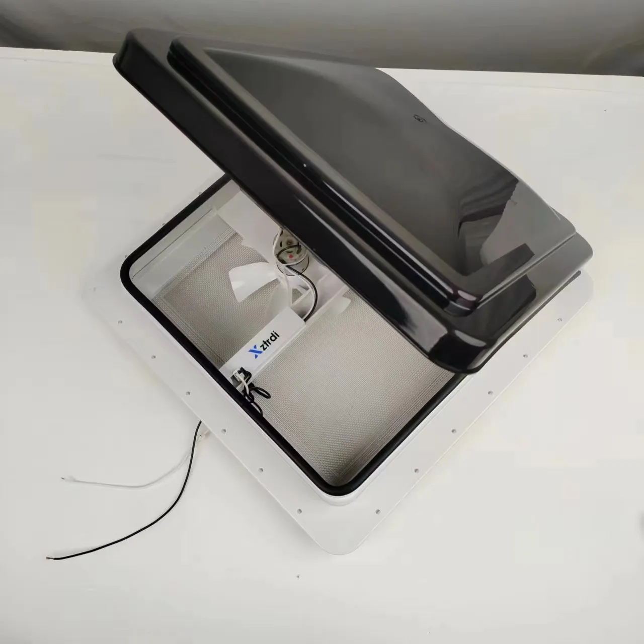 Конструкционные детали Xztrdi для автобусов фургонов вентиляторов 12 В